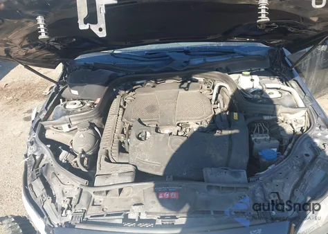 2014 Mercedes-Benz E 350 z USA, uszkodzony, nr VIN WDDHF5KB4EA921609